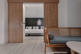 Blu Monkey Hub & Hotel