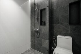 Blu Monkey Hub & Hotel