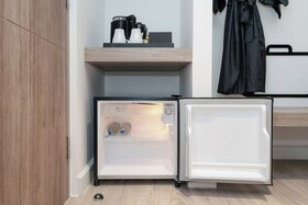 Blu Monkey Hub & Hotel