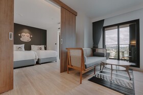 Blu Monkey Hub & Hotel