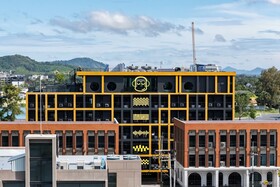 Blu Monkey Hub & Hotel