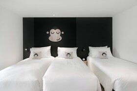 Blu Monkey Hub & Hotel