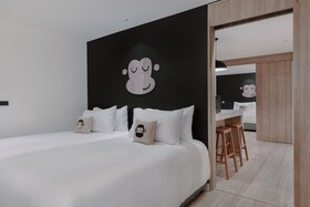 Blu Monkey Hub & Hotel