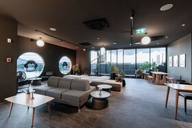 Blu Monkey Hub & Hotel