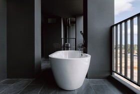 Blu Monkey Hub & Hotel