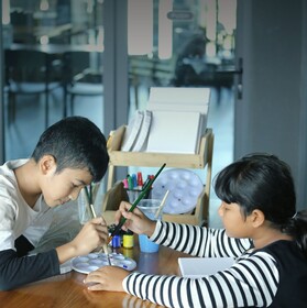 Blu Monkey Hub & Hotel