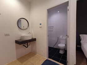 Chino Town Gallery Alley