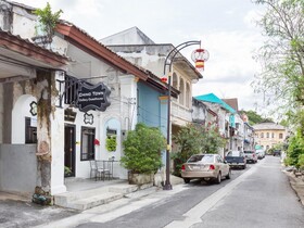 Chino Town Gallery Alley