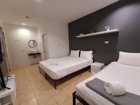 Chino Town Gallery Alley