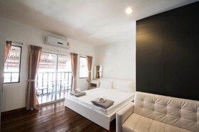 Chino Town Gallery Alley