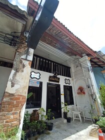 Chino Town Gallery Alley