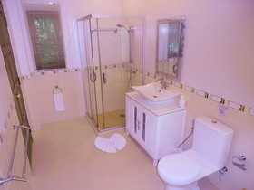 Coconut Paradise Holiday Villas