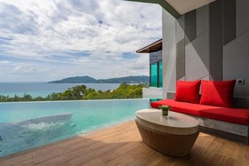 Crest Resort & Pool Villas