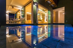 Crest Resort & Pool Villas