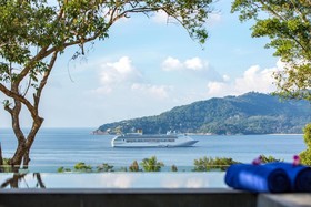 Crest Resort & Pool Villas