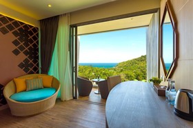 Crest Resort & Pool Villas