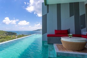 Crest Resort & Pool Villas