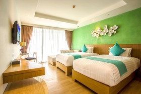 Crest Resort & Pool Villas