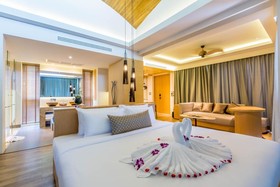 Crest Resort & Pool Villas