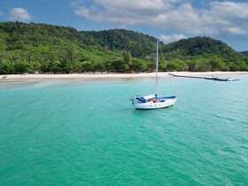 Cruiser Island Resort