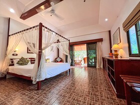 Cruiser Island Resort