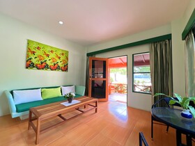 Cruiser Island Resort