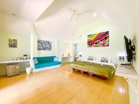 Cruiser Island Resort