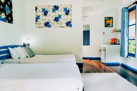 Cruiser Island Resort