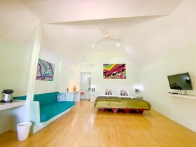 Cruiser Island Resort