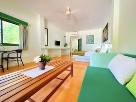 Cruiser Island Resort