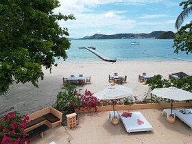 Cruiser Island Resort