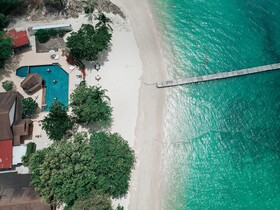 Cruiser Island Resort