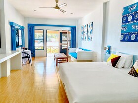 Cruiser Island Resort