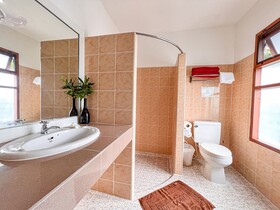 Cruiser Island Resort