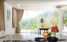 Grand Bleu Ocean View Pool Suite