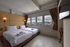 Hotel October