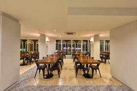 Hotel October