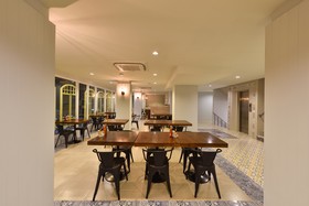 Hotel October