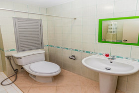 Jomthong Mansion by OYO Rooms