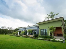 Moonlight Cottage Resort