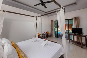 Phu-Ke-Ta, The Hip Service Apartment & Hotel
