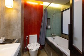 Phu-Ke-Ta, The Hip Service Apartment & Hotel