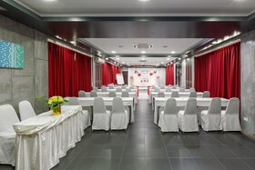 Phu-Ke-Ta, The Hip Service Apartment & Hotel