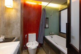 Phu-Ke-Ta, The Hip Service Apartment & Hotel