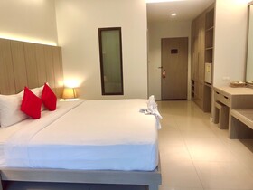 Phu-Ke-Ta, The Hip Service Apartment & Hotel