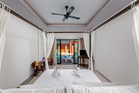 Phu-Ke-Ta, The Hip Service Apartment & Hotel