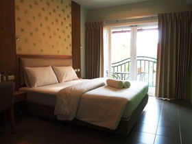 Phuket Ecozy Hotel