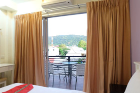 Phuket Racha Guesthouse