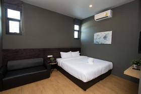 The Arbern Hostel x Bistro