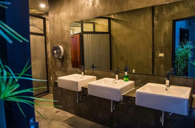 The Arbern Hostel x Bistro